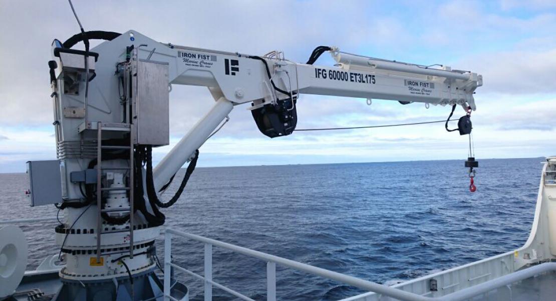 Telescopic boom cranes